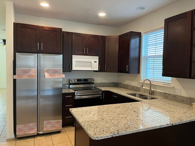 Foto del edificio - 3/2.5 Townhouse in Downtown Kissimmee