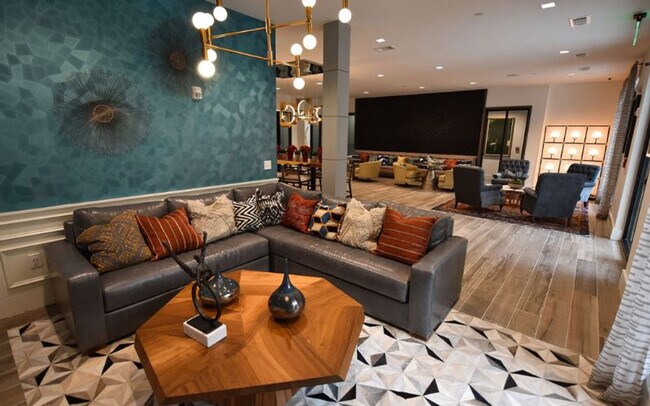 Foto del edificio - 5455 Glenridge View NE