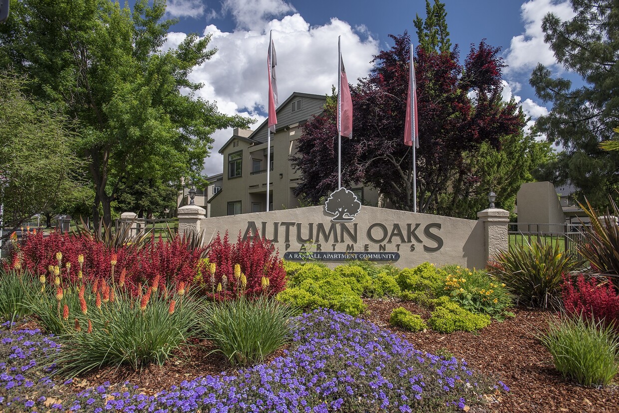 Autumn Oaks Apartments in Roseville, CA