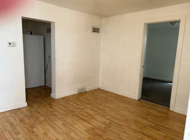 Building Photo - 443 E 300 N