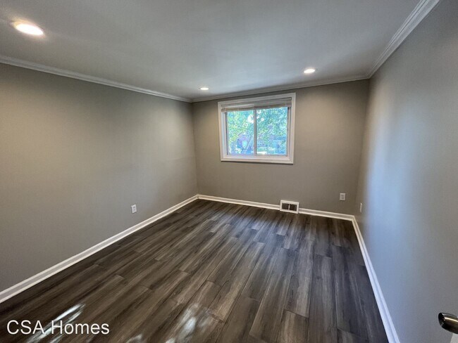 Building Photo - 4 br, 1 bath House - 2408 Arnold St