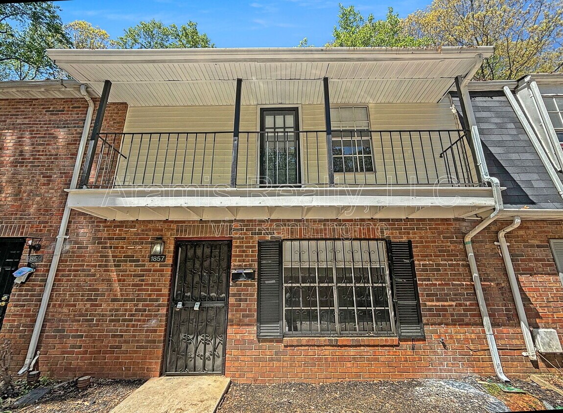 Primary Photo - 1857 Whitehall Forest Ct SE