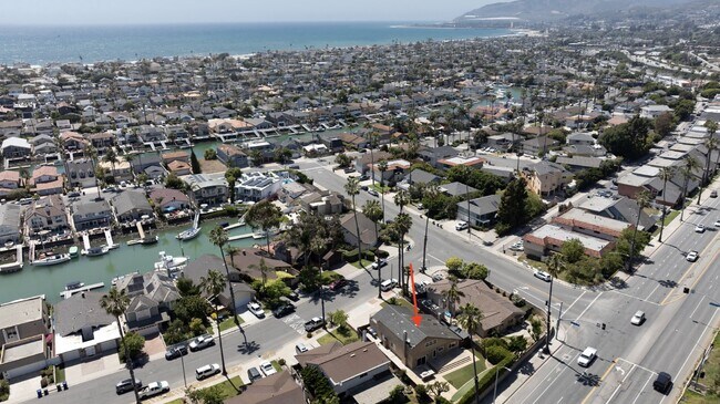 Foto del edificio - Stunning 4-Bedroom, 3-Bath Ventura Keys Re...