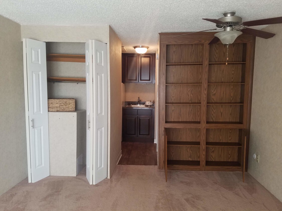 Tons of built in storage - 3059 E Amy Ln