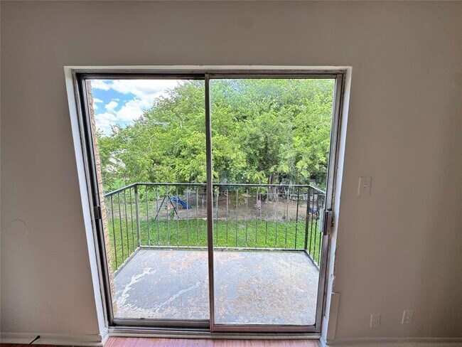 Foto del edificio - 1085 Linde Ave