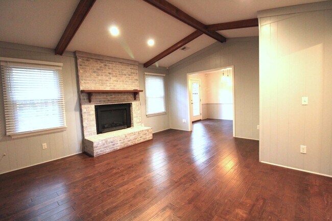 Building Photo - Great Union County Location!!!