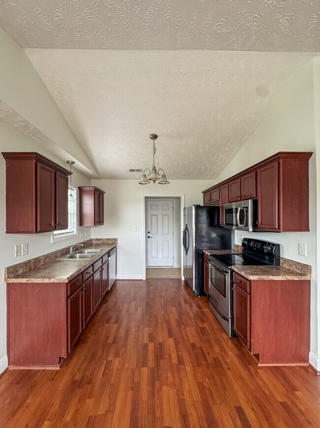 Foto del edificio - Charming 3 Bed 2 Bath Home in Fayetteville