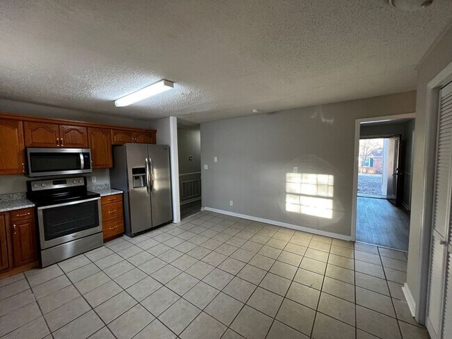 Building Photo - 1243 3rd Ave NW