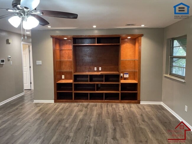 Building Photo - 4708 SE Sunnymeade