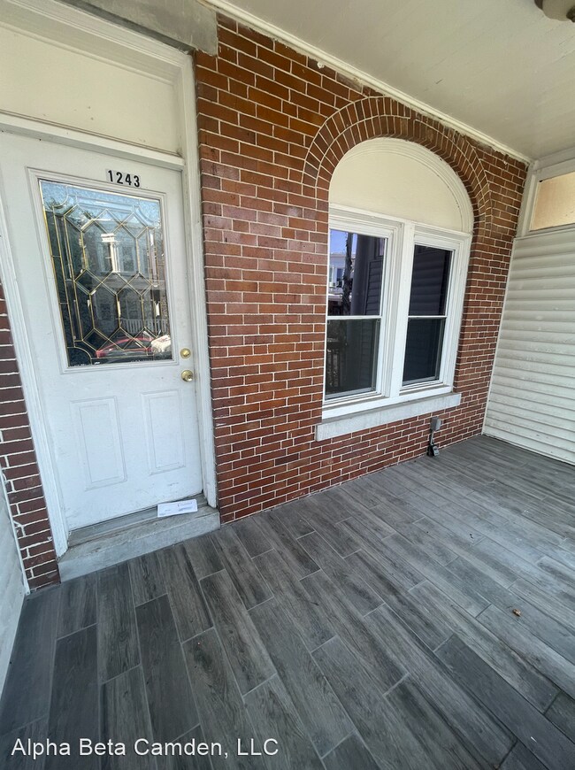 Building Photo - 3 br, 1.5 bath House - 1243 Princess Avenue