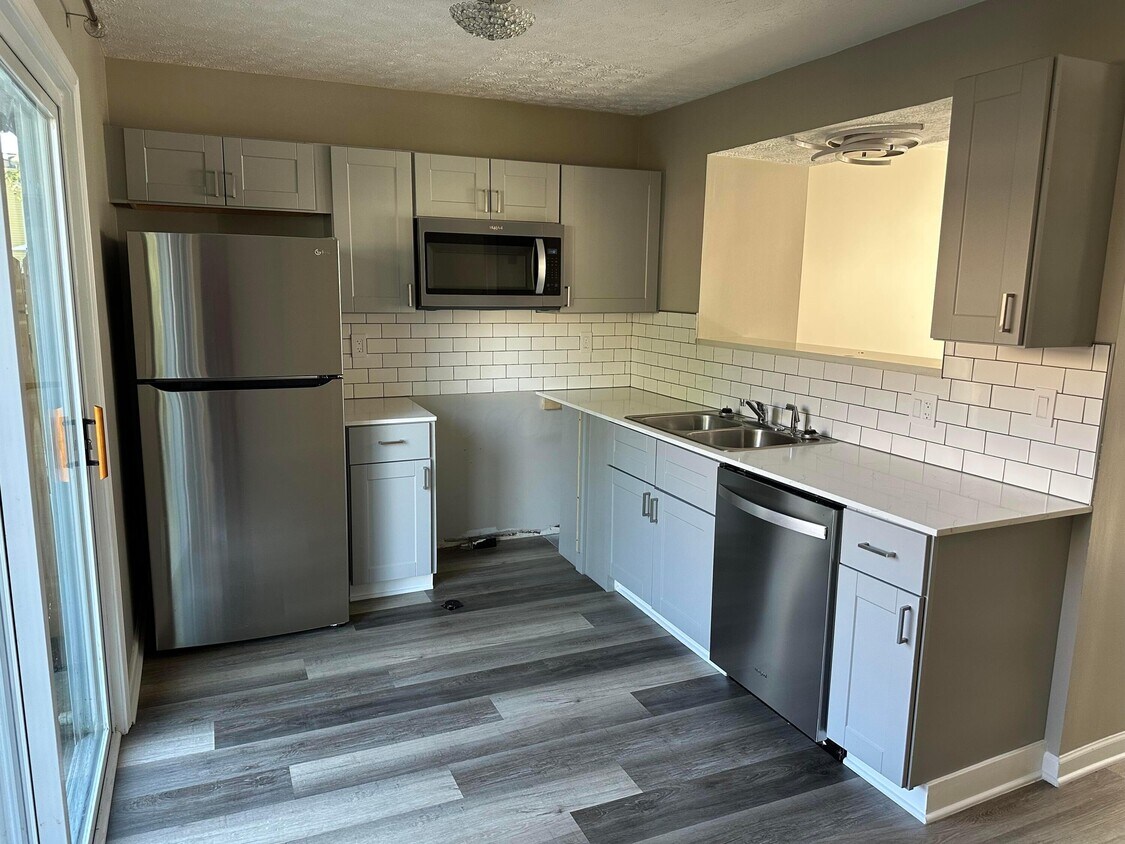 Foto principal - 7806 Barkwood Dr