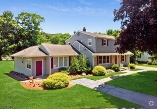 Building Photo - 326 Ramapo Valley Rd