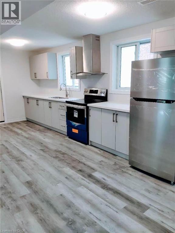Building Photo - 389 Tealby Crescent