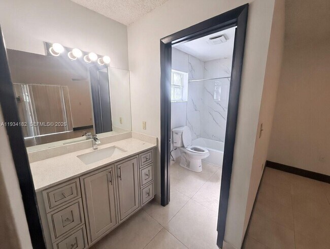 Foto del edificio - 14333 SW 102nd St