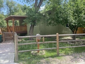 Building Photo - 1701 Ivy Pl