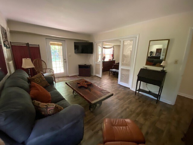 Vista de la sala de estar II - 862 Forest Ridge Dr W