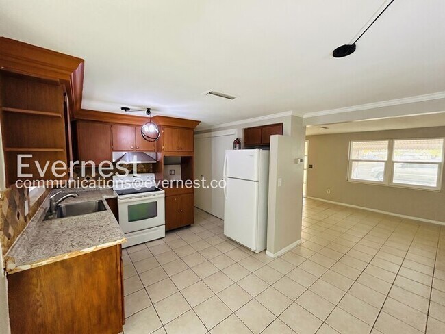 Foto del edificio - 2412 Arcadia Rd