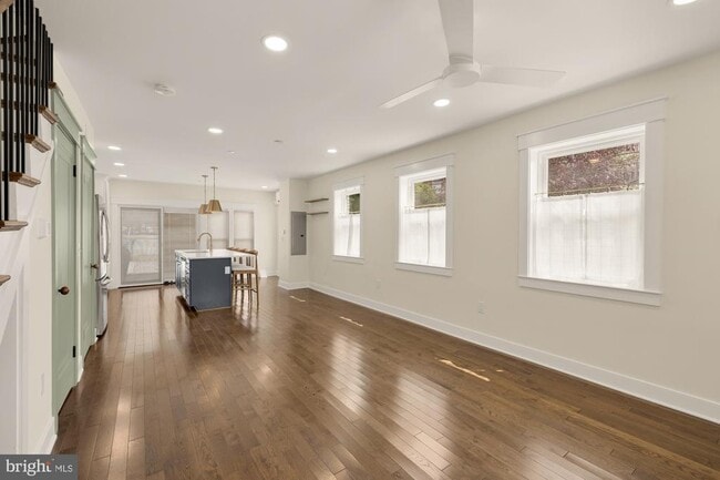 Foto del edificio - 336 Channing St NE
