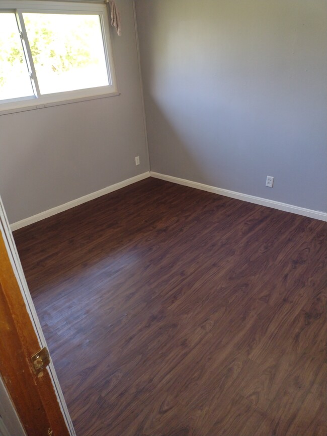 Bedroom - 528 Landers St