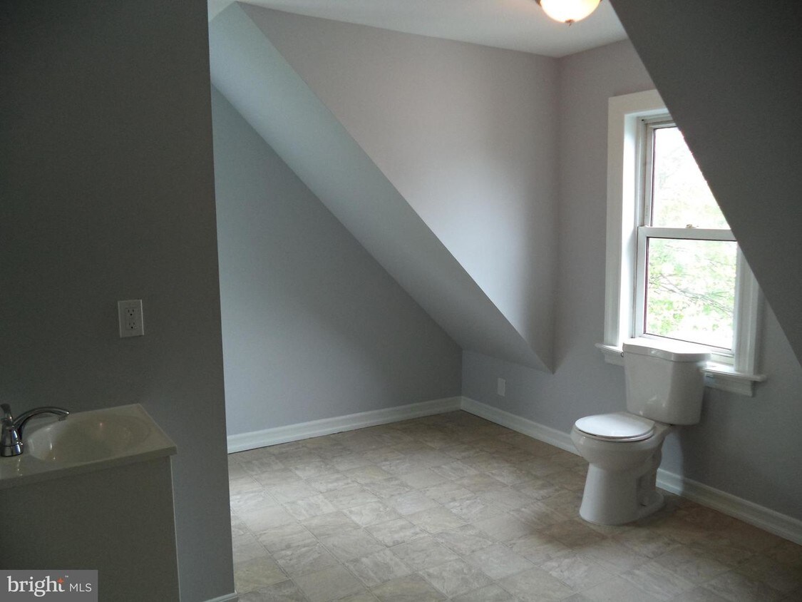 Primary Photo - 19 Lincoln Ave