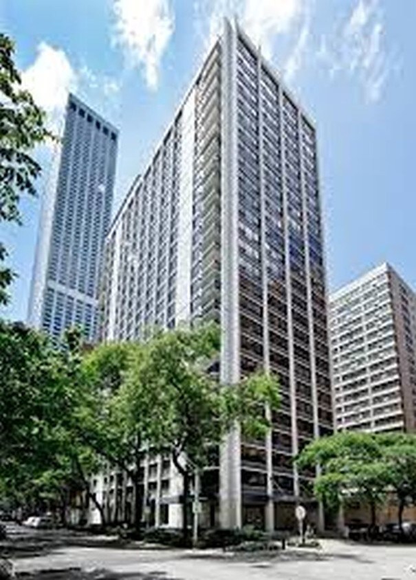 Foto principal - 222 E Pearson St