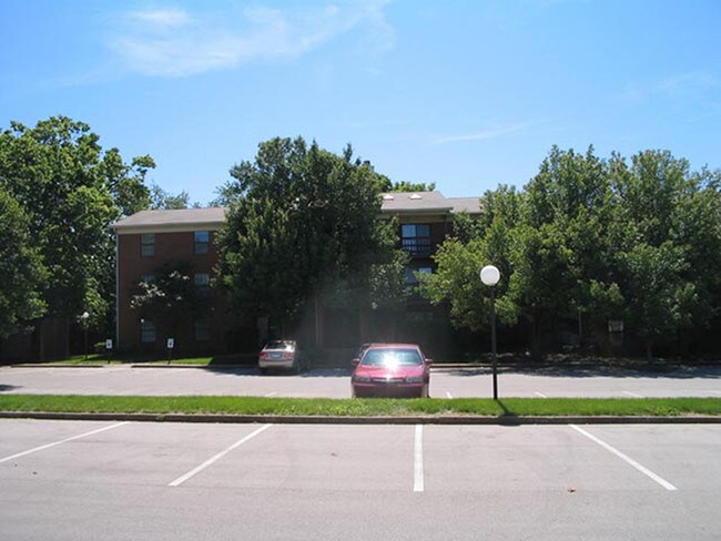 Allison Heights Apartment Community Lexington Ky Apartments Com