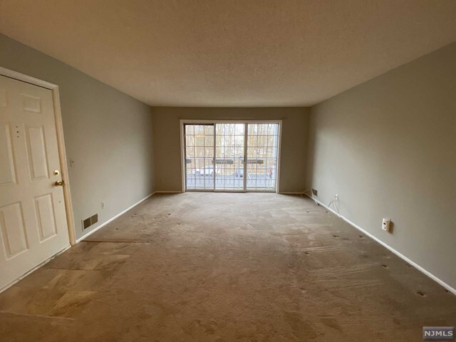 Building Photo - 912 Tuliptree Ct