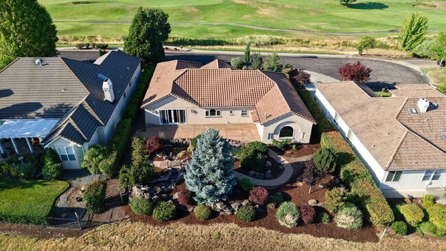 Foto del edificio - 143 Pine Lake Dr