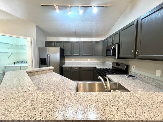 Foto del edificio - 4417 Inverness St