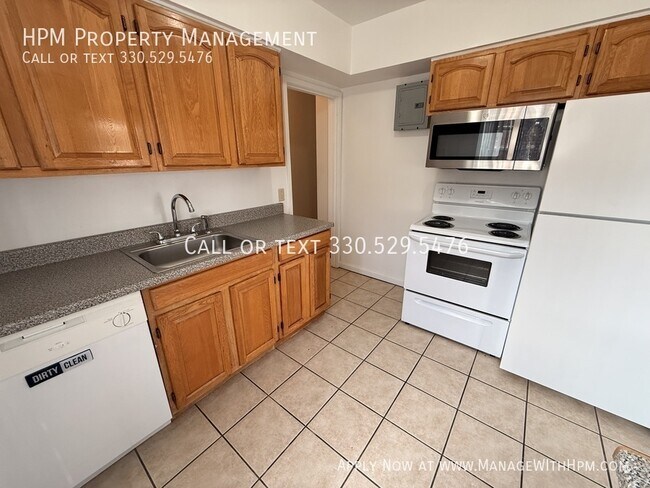 Foto del edificio - 3270 Warrensville Center Rd