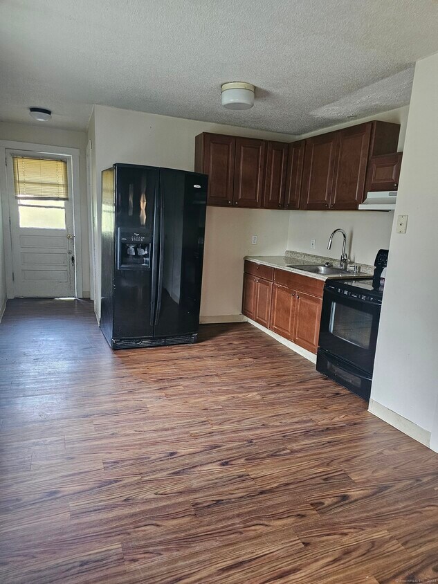 Foto principal - 83 Birch St