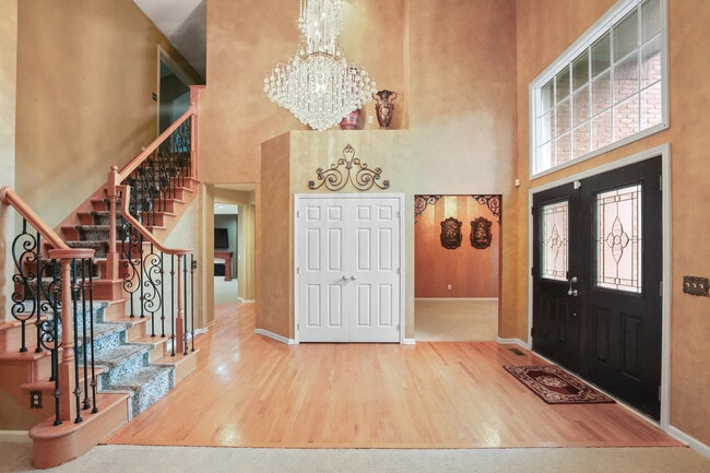 Foto del edificio - 6569 Whispering Woods Dr