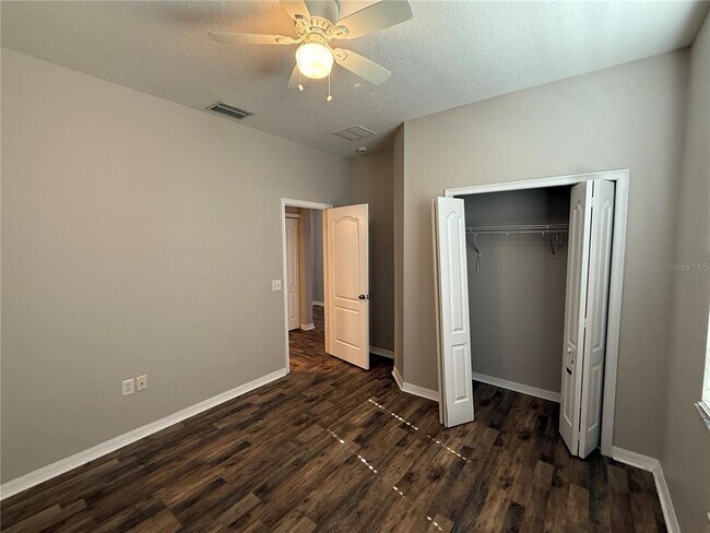 Foto del edificio - 5612 Aral Dr