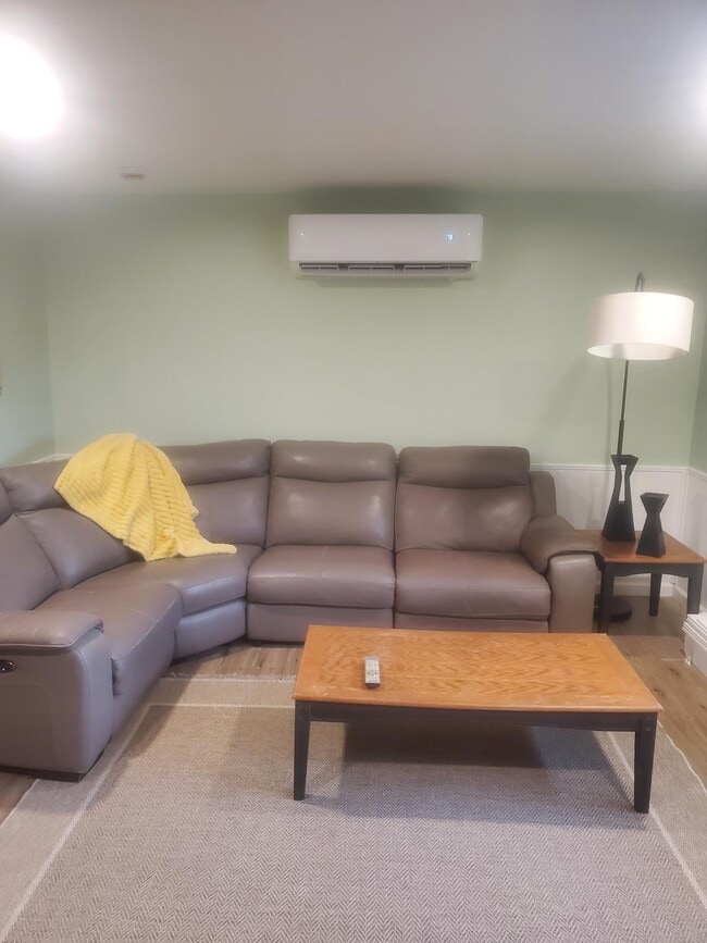 living room - 160 Twin Oaks Farm Ln