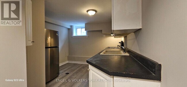 Building Photo - 46 Walter Ave