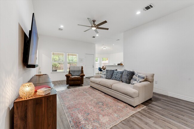 Foto del edificio - 14986 Indian Hill Trail