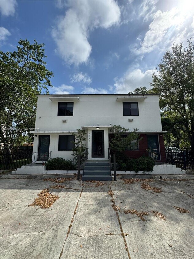 Foto principal - 5541 NW Miami Ct