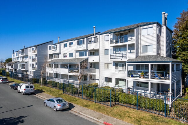 Building Photo - Marina Bay Northshore