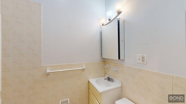 Foto del edificio - 1731 Second Avenue