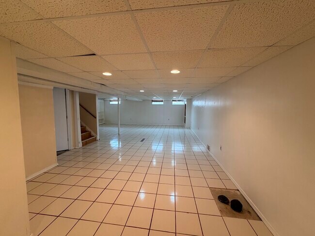 Foto del edificio - 29594 Maplewood St