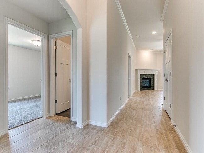 Building Photo - 561 Grand Sycamore Dr
