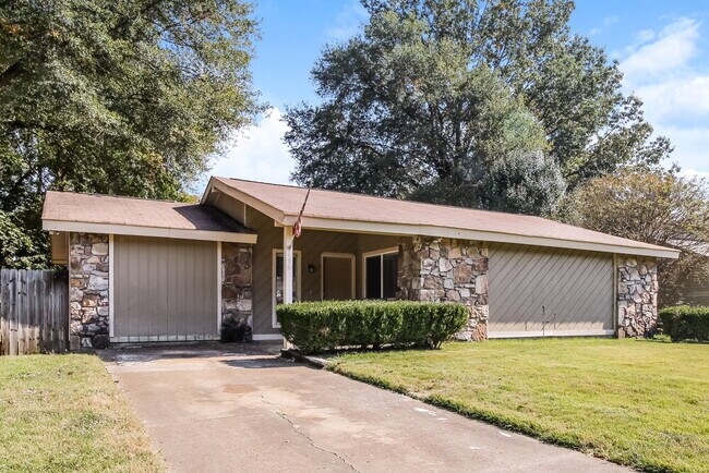 Building Photo - 2456 Flowering Tree Dr