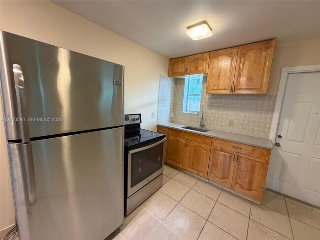 Foto del edificio - 518 NW 10th St