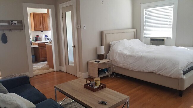 Foto del edificio - 3400 E 2nd St