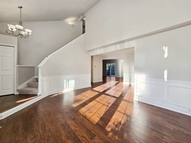 Foto del edificio - Updated 3-Bedroom Home with Deck Near Renton Landing