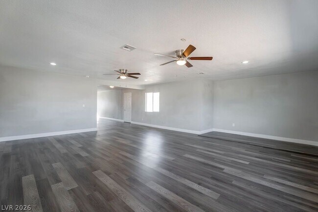 Foto del edificio - 1501 N Tonopah Dr