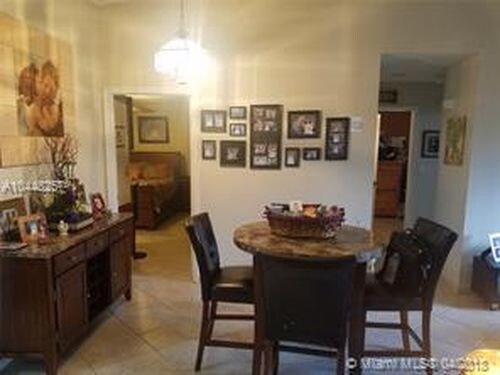Foto del edificio - 2461 W 76th St