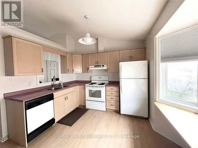 Building Photo - 5999 Andrea Dr