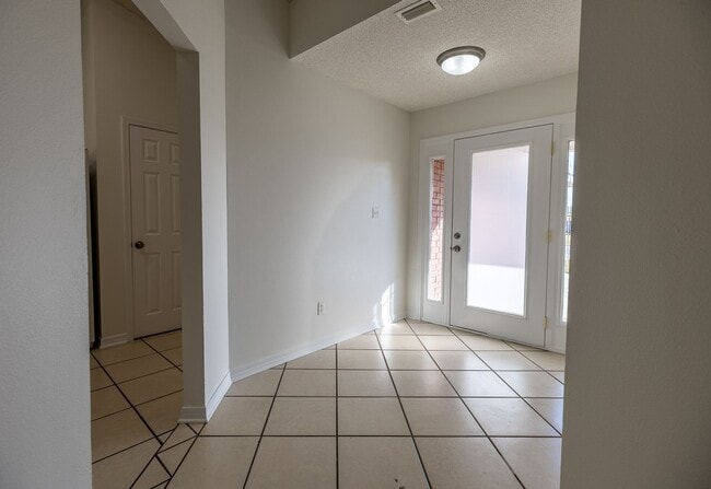 Foto del edificio - Beautiful Open Floor Plan