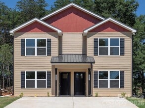 Building Photo - 2753 34th St Pl NE